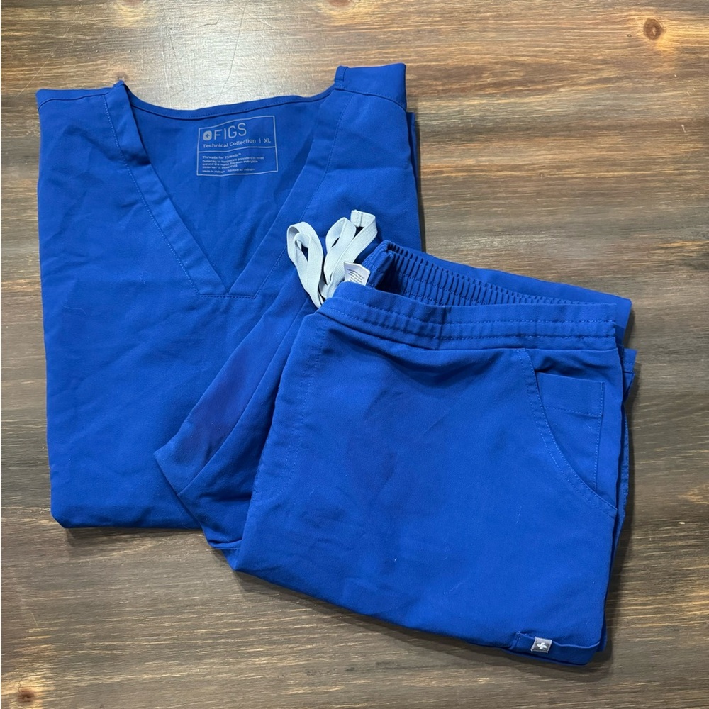 Winning Blue Figs: Casma Top, XL and Yola Skinny Scrub Pant, XLT